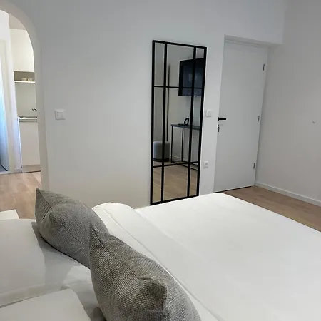 Olga 1 * Makarska